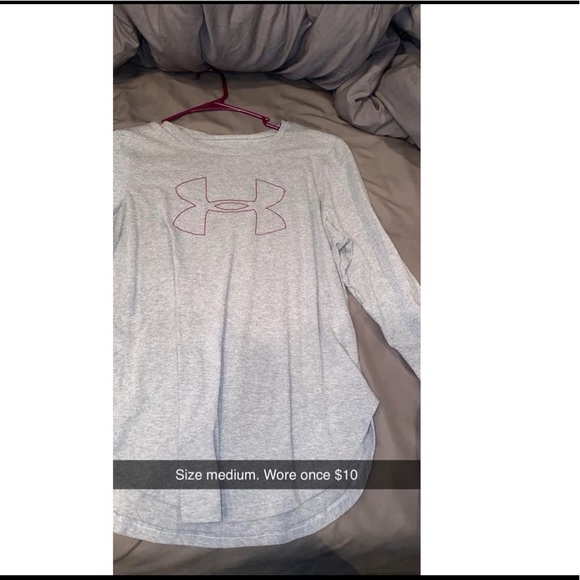 Size medium under armor shirt. Worn once - Picture 2 of 2